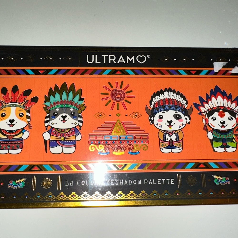 Ultramo 18 color eyeshadow palette